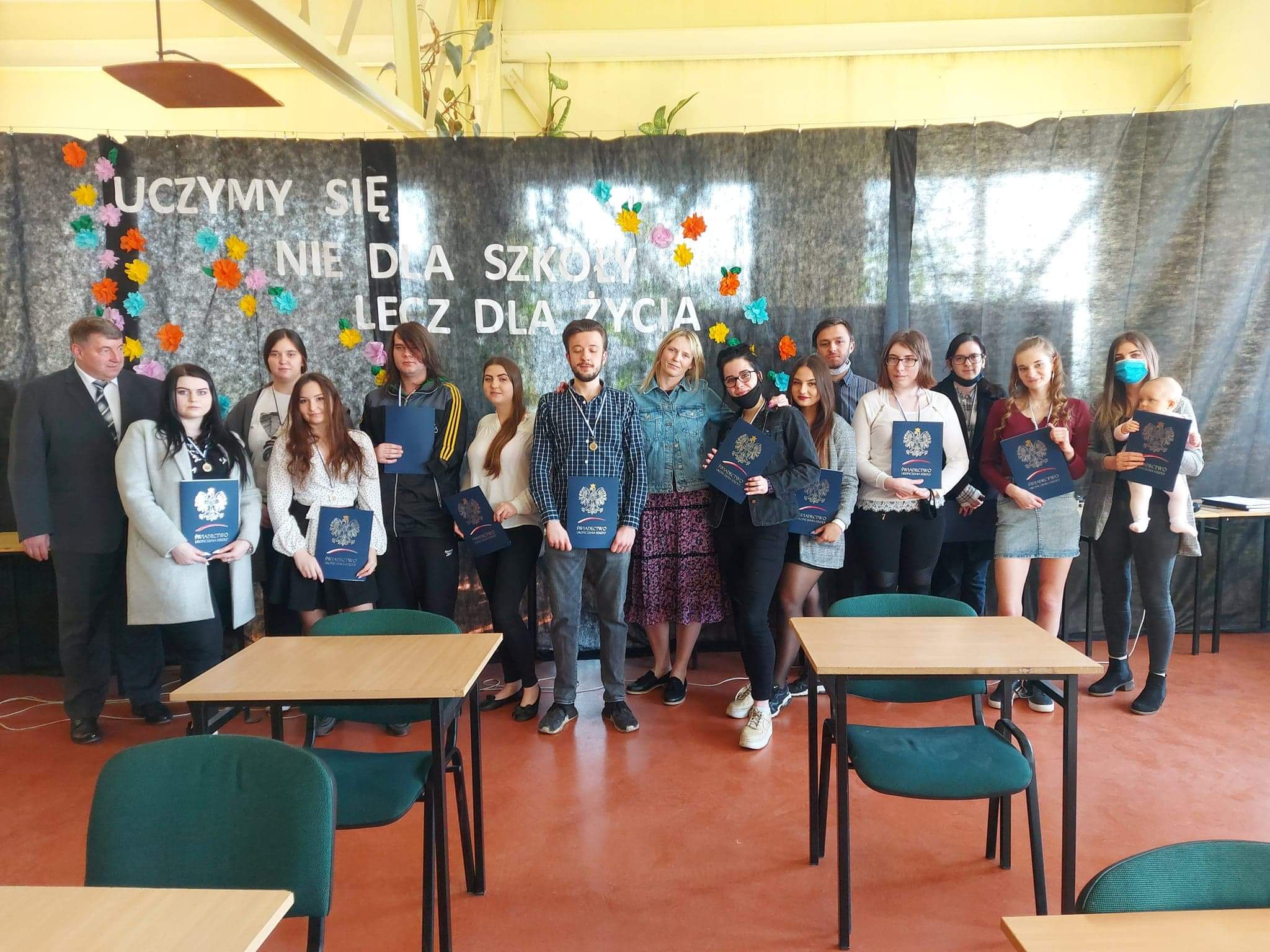 DZIŚ WAS ŻEGNAMY, A OD JUTRA DO ZOBACZENIA W DOROSŁEJ PRZYSZŁOŚCI